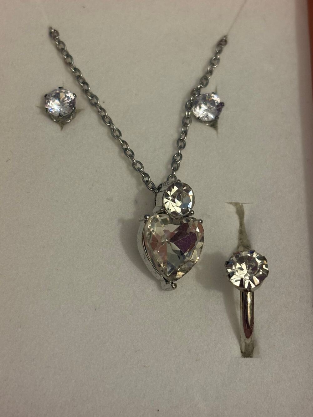 NWT Heart Crystal Jewelry Set Ring Necklace Earrings